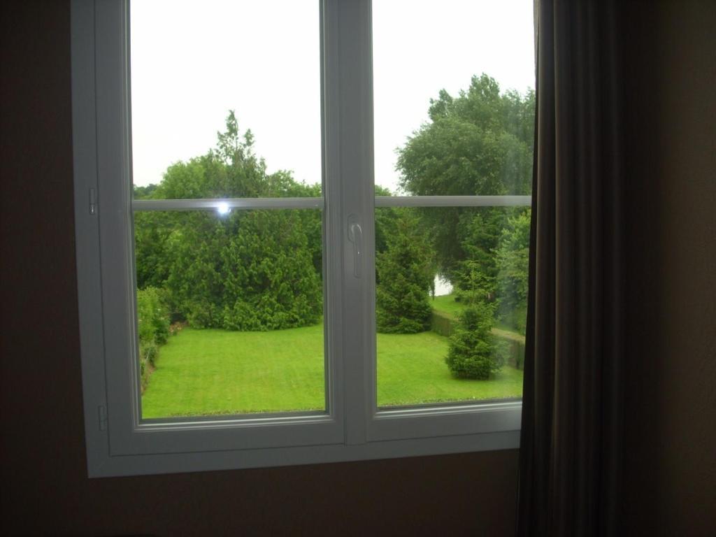 Auberge Du Vieux Chateau Saint-Sauveur-le-Vicomte Buitenkant foto